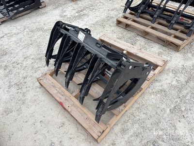2025 GIYI GY-MCLG60 44 in Mini Skid Steer Grapple (Unused)
