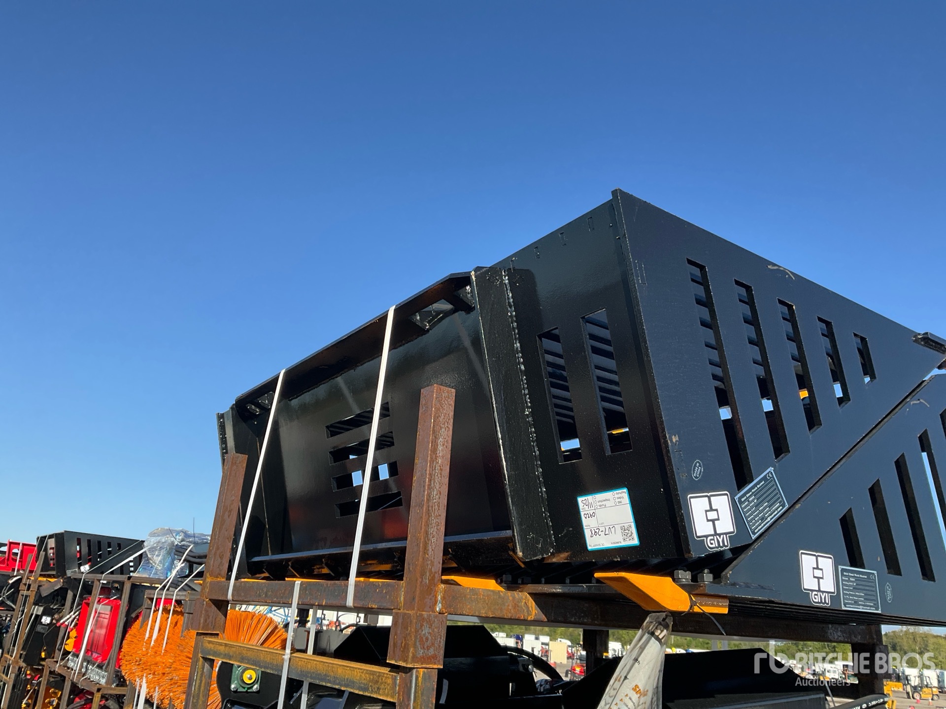 2025 GIYI GY-RB66 Skid Steer Bucket (Unused)