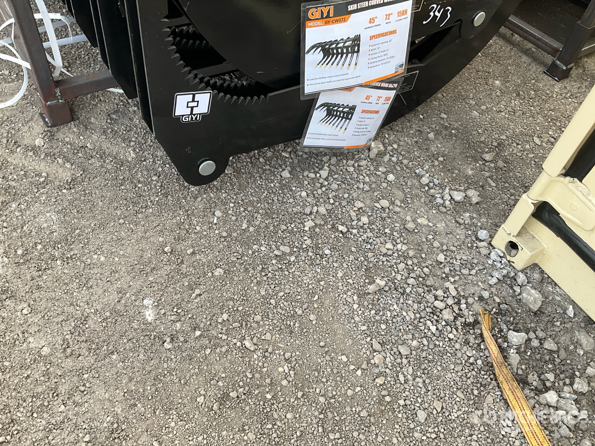 2025 GIYI GYCLG72C Skid Steer Grapple (Unused)