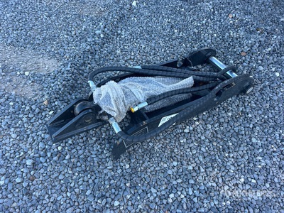 2025 GIYI GY-XJ3T 11 in Hydraulic Excavator Thumb (Unused)