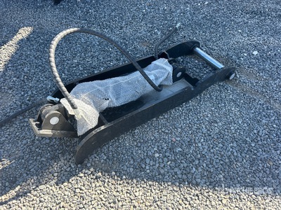 2025 GIYI GY-XJ7T 14 in Hydraulic Excavator Thumb (Unused)