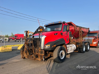 2014 Cat CT660 6x4 Snow Plow Truck