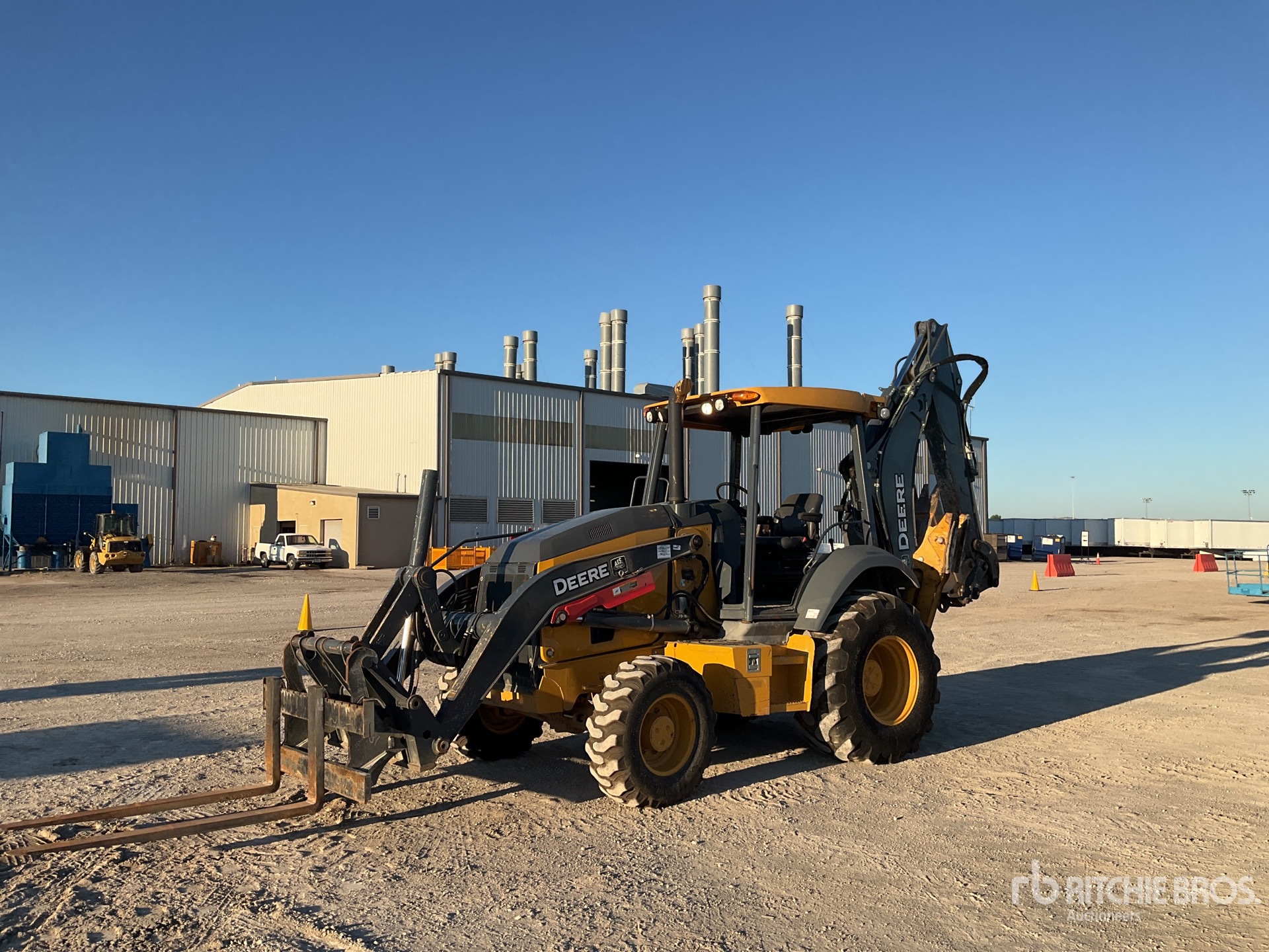 2022 John Deere 410L 4x4 Backhoe Loader