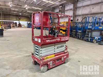 2018 (unverified) MEC Micro 19 Electric Scissor Lift