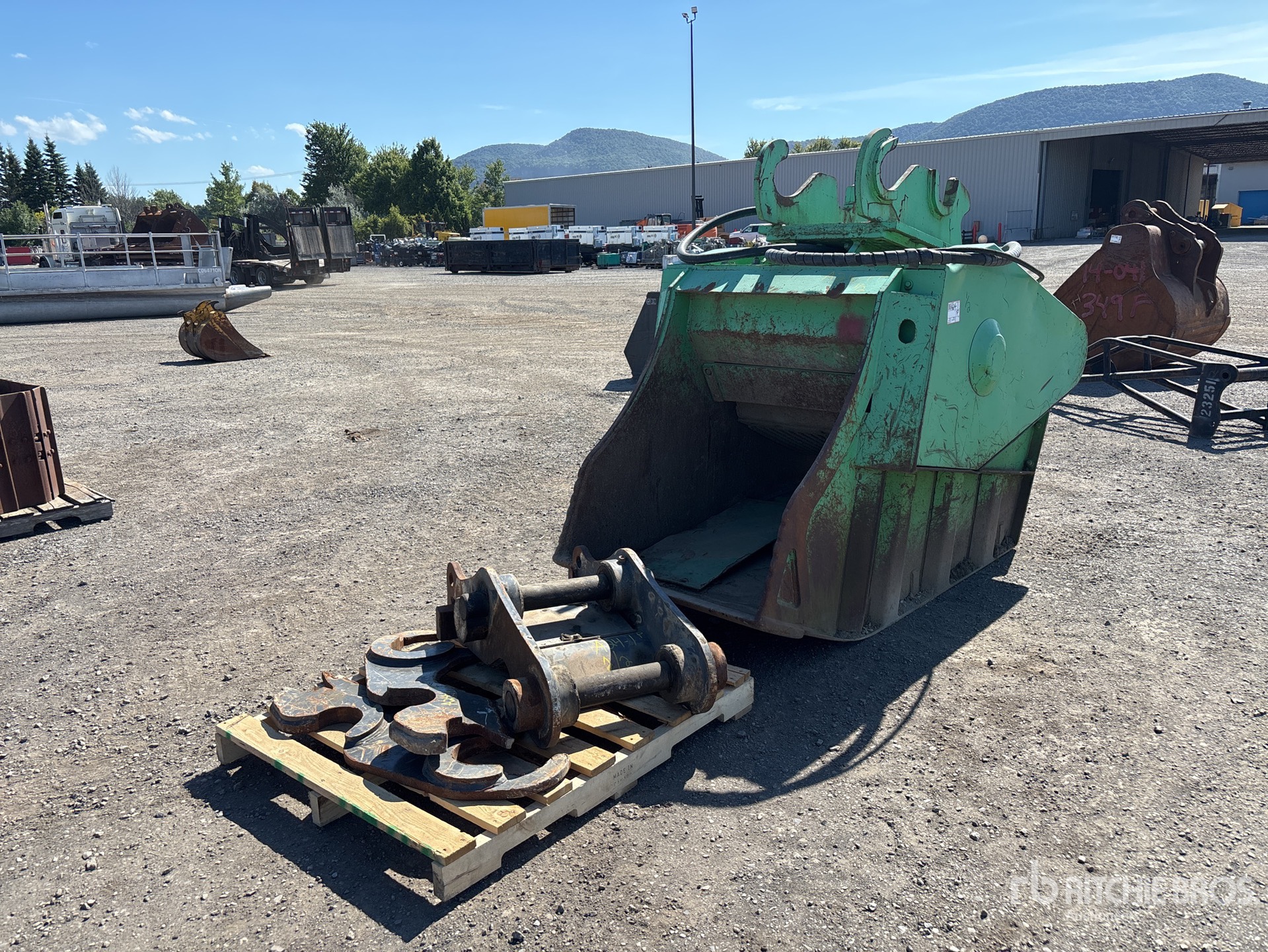 Hydraulic Excavator Jaw Crusher