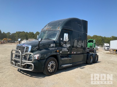 2015 Freightliner Cascadia 125 6x4 T/A Sleeper Truck Tractor