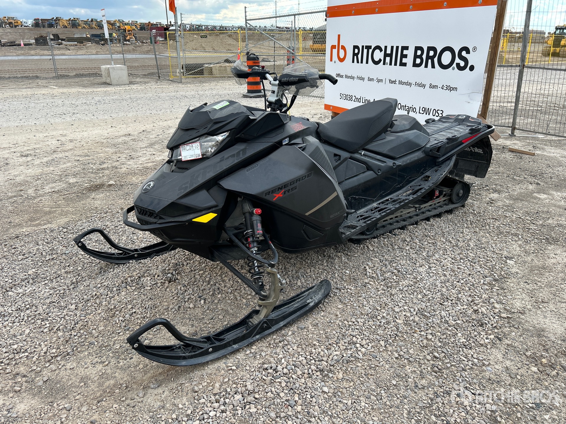 2020 Ski-doo Renegade XRS Snowmobile