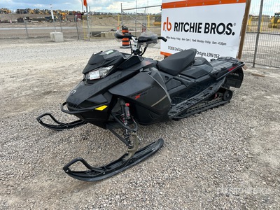 2020 Ski-doo Renegade XRS Snowmobile