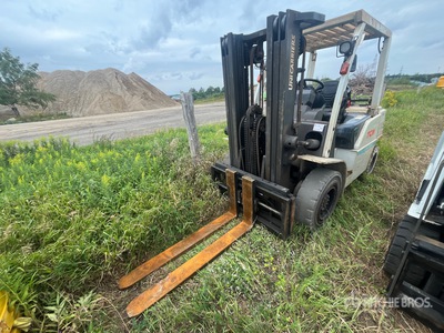 TCM FG35SSL-A1 7350 lb Pneumatic Tire Forklift