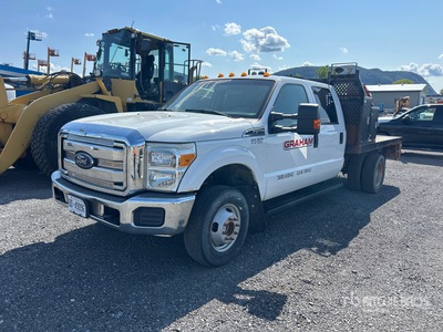 2015 Ford F-350 XLT 4x4 Crew Cab Flatbed Truck