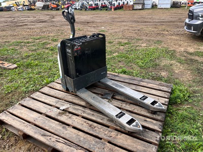 UniCarrriers WLXT2W7G22V 4500 lb Electric Pallet Jack