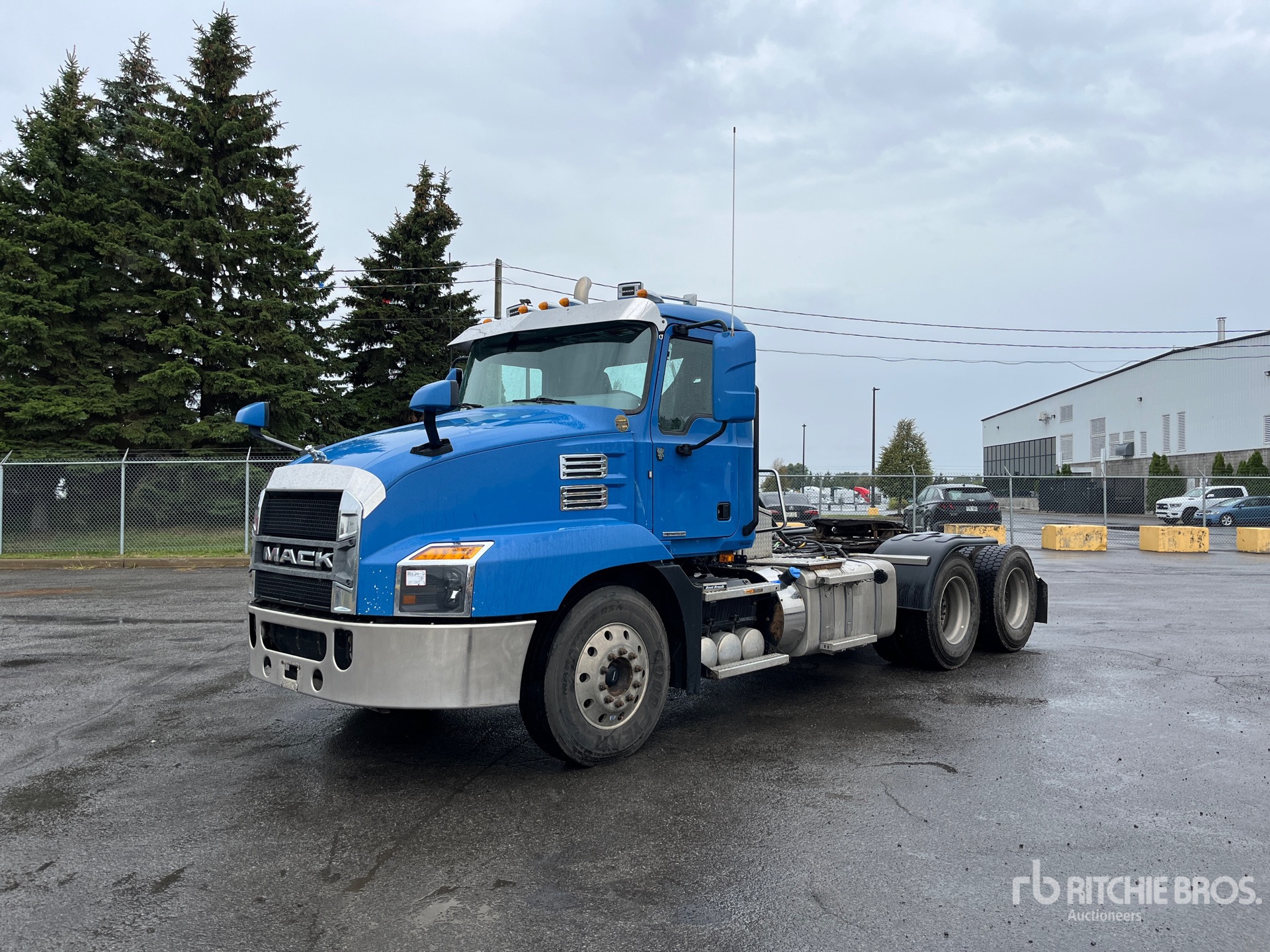 2020 Mack Anthem 6x4 T/A Dagcabine Trekker
