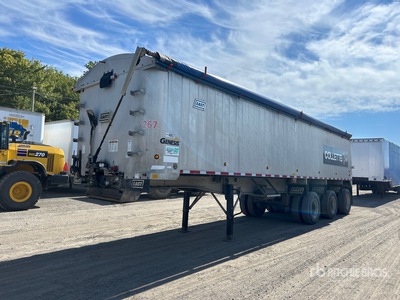 2010 East 37 ft Tri/A End Dump Trailer