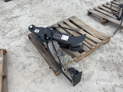 2025 GIYI GY-XJ5T 36 in Hydraulic Excavator Thumb (Unused)