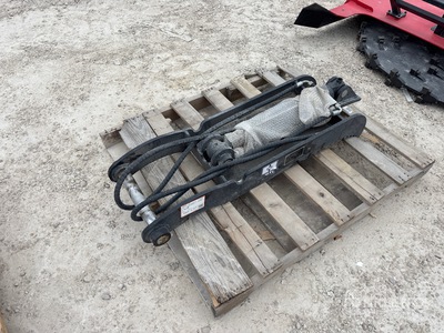 2025 GIYI GY-XJ7T 46 in Hydraulic Excavator Thumb (Unused)