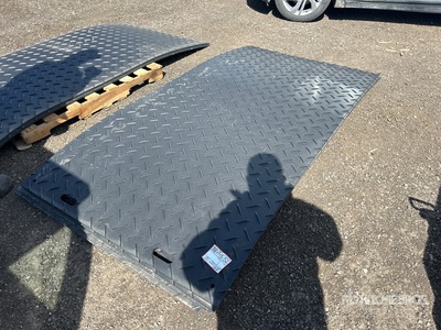 Quantity of (4) Tapis
