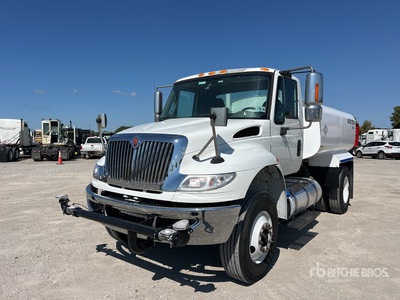 2019 International 4300 2000 gal 4x2 Water Truck