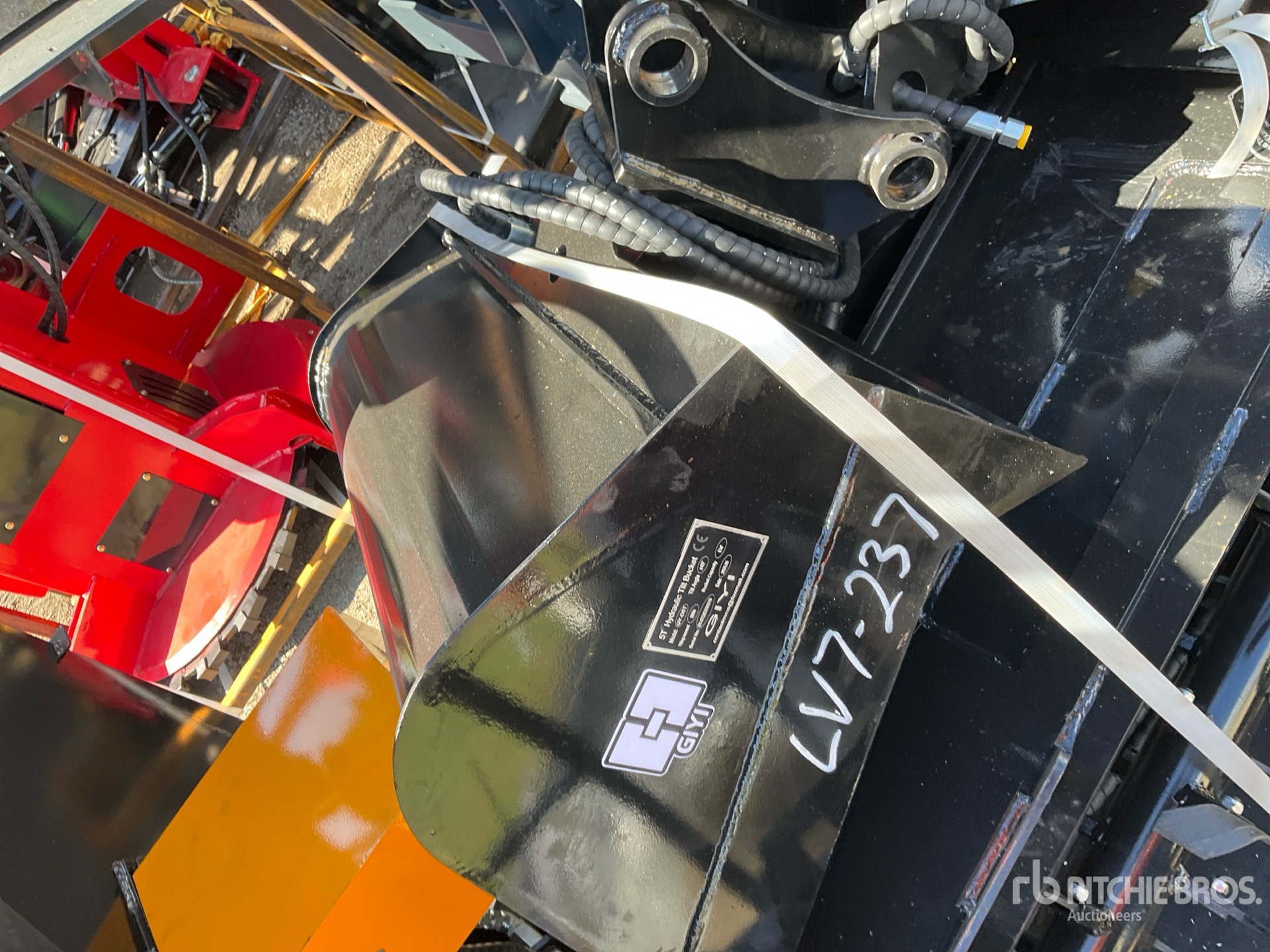 2025 GIYI GY-D5T Tilting Benna per escavatore (Unused)