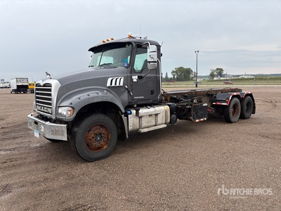 2013 Mack GU713 6x4 Roll-Off Truck
