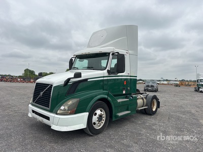 2012 Volvo VNL300 4x2 S/A Day Cab Truck Tractor