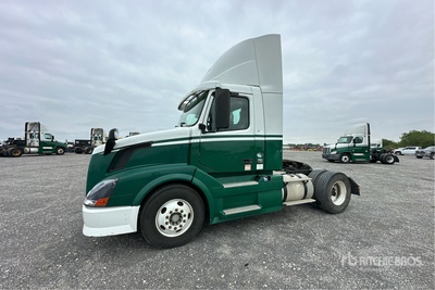 2012 Volvo VNL 4x2 Day Cab Truck Tractor