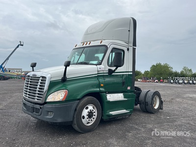 2016 Freightliner Cascadia 125 4x2 Day Cab Truck Tractor