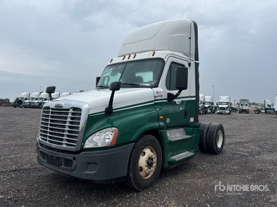 2016 Freightliner Cascadia 125 4x2 Day Cab Truck Tractor