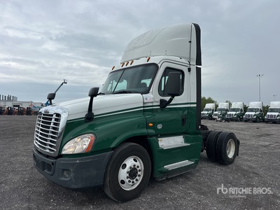 2016 Freightliner Cascadia 125 4x2 Day Cab Truck Tractor