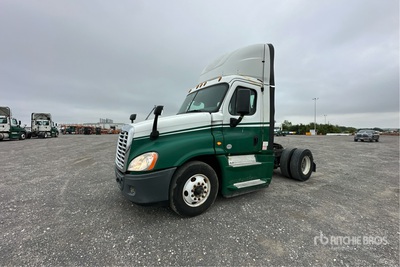 2017 Freightliner Cascadia 125 4x2 Day Cab Truck Tractor