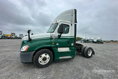 2017 Freightliner Cascadia 125 4x2 Day Cab Truck Tractor