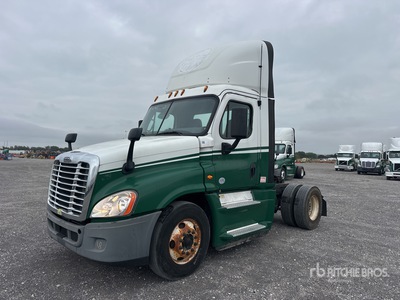 2017 Freightliner Cascadia 125 4x2 Day Cab Truck Tractor