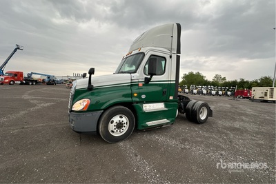 2016 Freightliner Cascadia 125 4x2 S/A Day Cab Truck Tractor