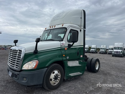 2016 Freightliner Cascadia 125 4x2 Day Cab Truck Tractor