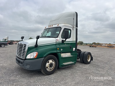 2017 Freightliner Cascadia 125 4x2 Day Cab Truck Tractor