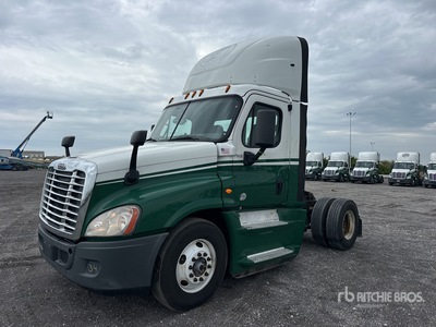 2016 Freightliner Cascadia 125 4x2 Day Cab Truck Tractor