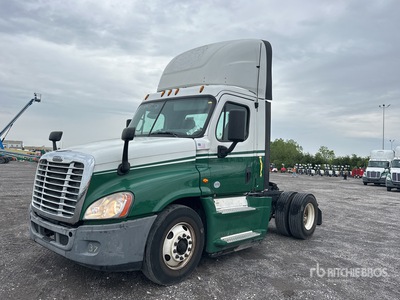 2016 Freightliner Cascadia 125 4x2 Day Cab Truck Tractor