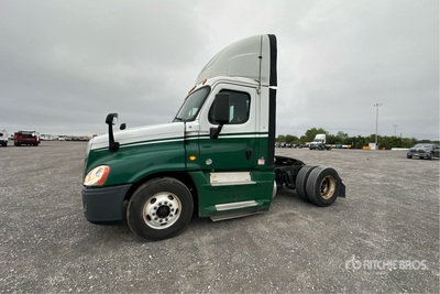 2017 Freightliner Cascadia 125 4x2 Day Cab Truck Tractor