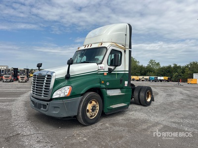 2017 Freightliner Cascadia 125 4x2 Day Cab Truck Tractor