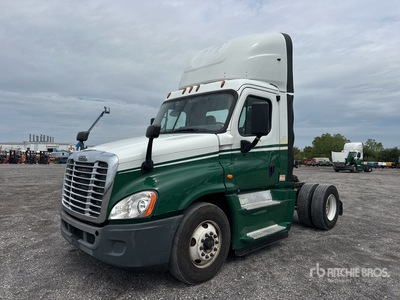 2016 Freightliner Cascadia 125 4x2 Day Cab Truck Tractor