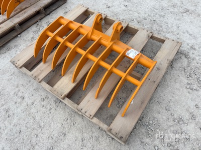 2025 GIYI 38 in Excavator Rake - Fits Cat 303 (Unused)