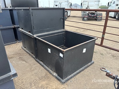 Quantity of (3) 4 ft x 4 ft Metal Bins Varios, tienda, almacen, consumidor