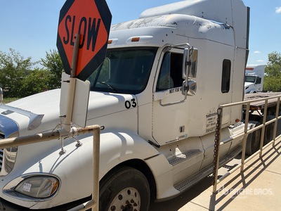 2004 Freightliner Columbia 120 T/A Sleeper Truck Tractor