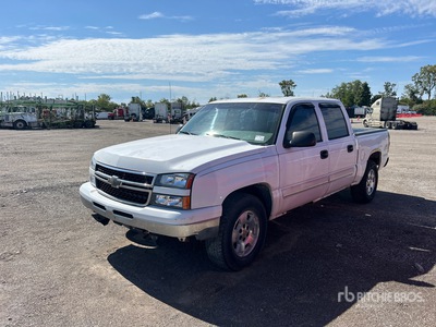 2006 Chevrolet Silverado 1500 4x4 Crew Cab ピックアップ (Inoperable)