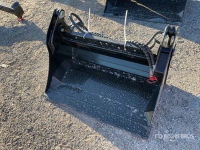 2025 GIYI GY-XKH39 39 in Multi-Purpose Mini Skid Steer Bucket (Unused)