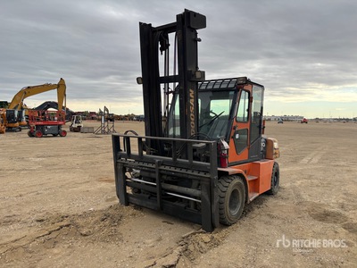 Doosan D70S-5 13050 lb Pneumatic Tire Forklift