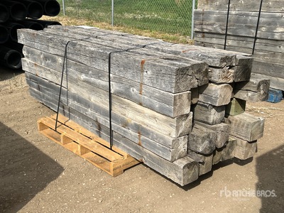Quantity of (25) 6 in x 6 in 8 ft Cribbing
