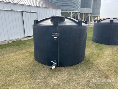 Freeform 1250 gal Poly Tanque de agua