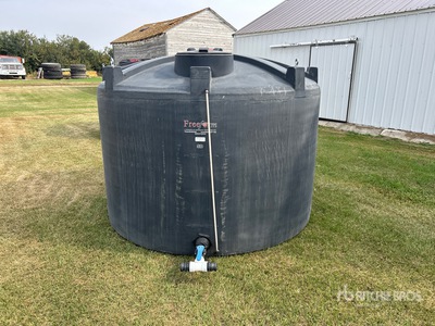 Freeform 1250 gal Poly Tanque de agua