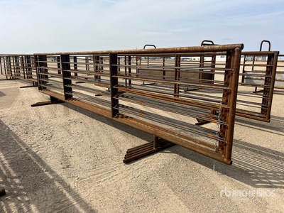 Quantity of (5) 24 ft Livestock Panel