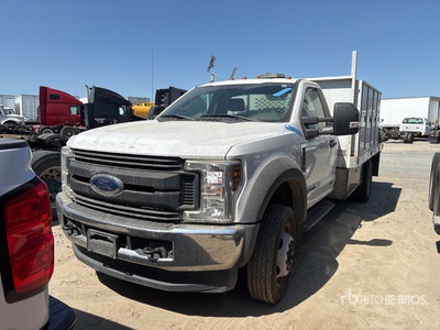 2018 Ford F-550 4x4 Flatbed Truck